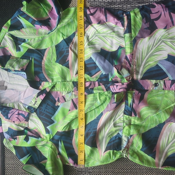 ASOS DESIGN shirt jumpsuit with tie waist in leaf print - Picture 8 of 9